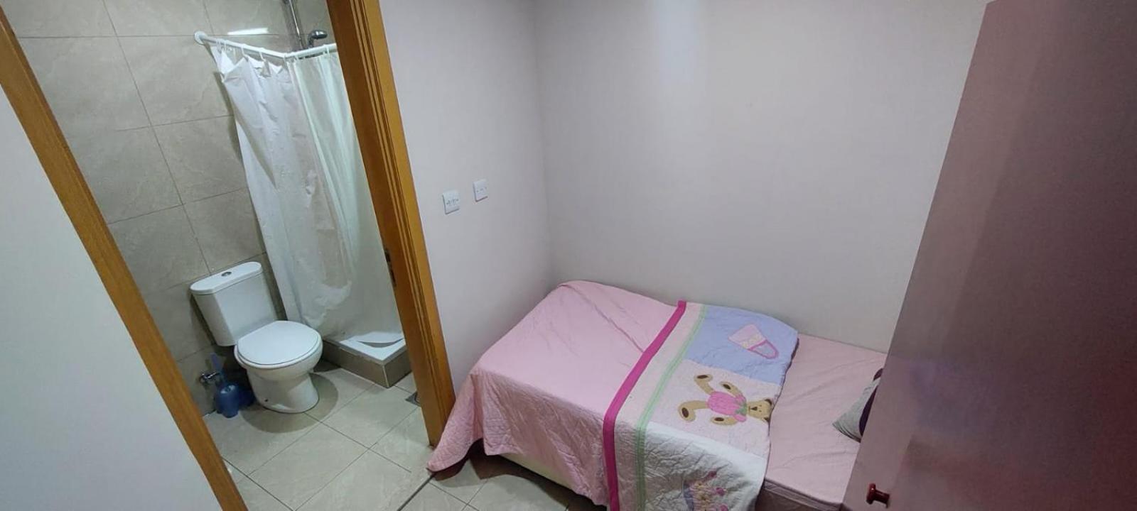 Budget With Private Bathroom For 'girls' Only In Dubai, Marina * Dubai