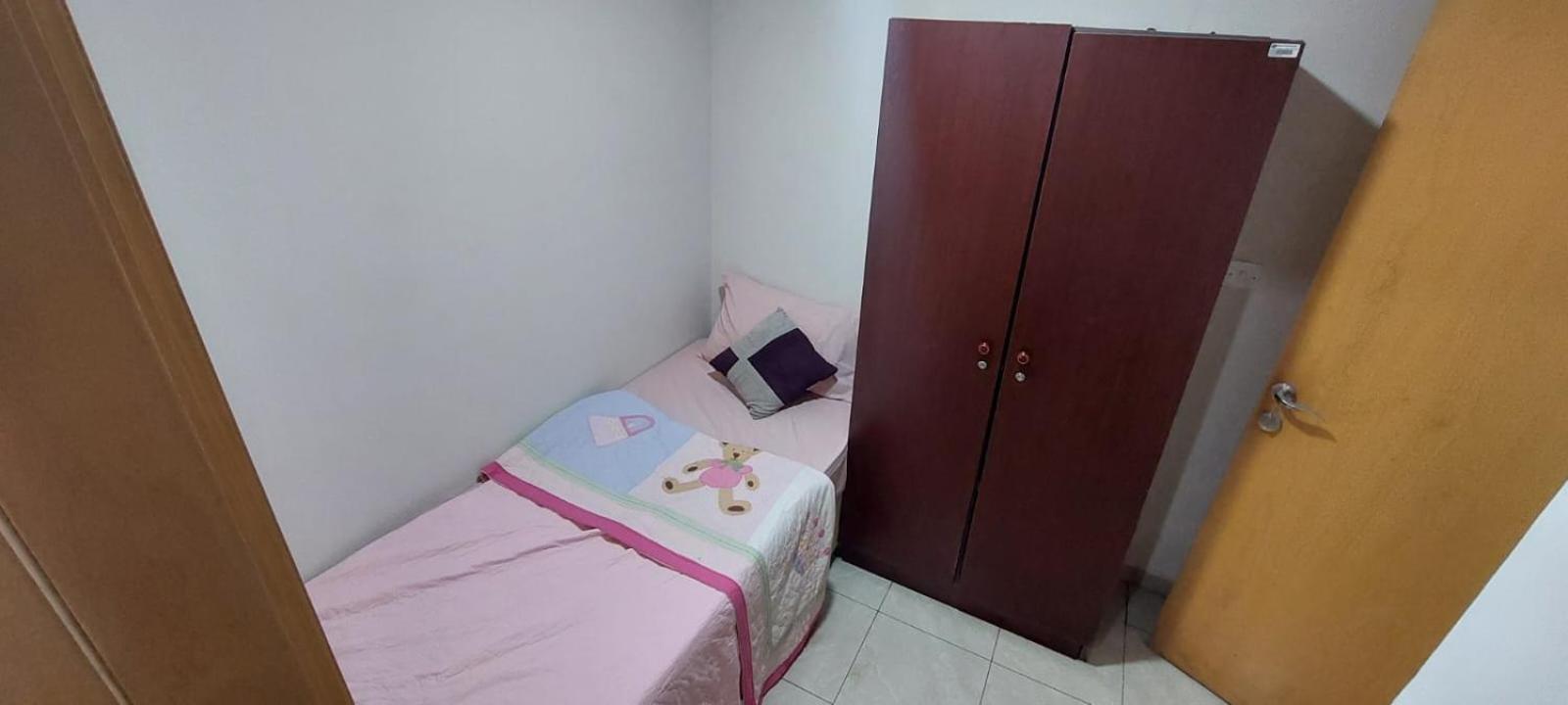 Budget With Private Bathroom For 'girls' Only In Dubai, Marina Apartment *